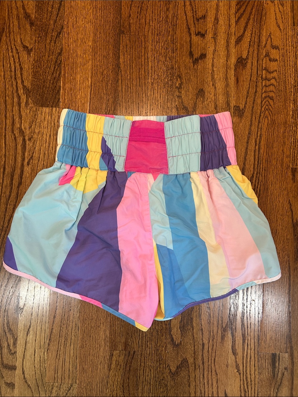 SSYS Women’s Multicolor Elastic-Waist Shorts - Picture 4 of 4
